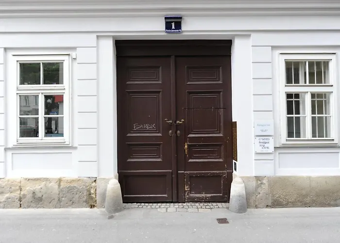 Completely Renovated 16 - Easy Self Check In Відень